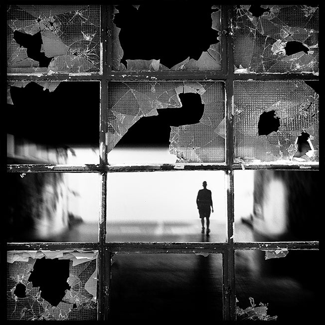 Poster - Hide