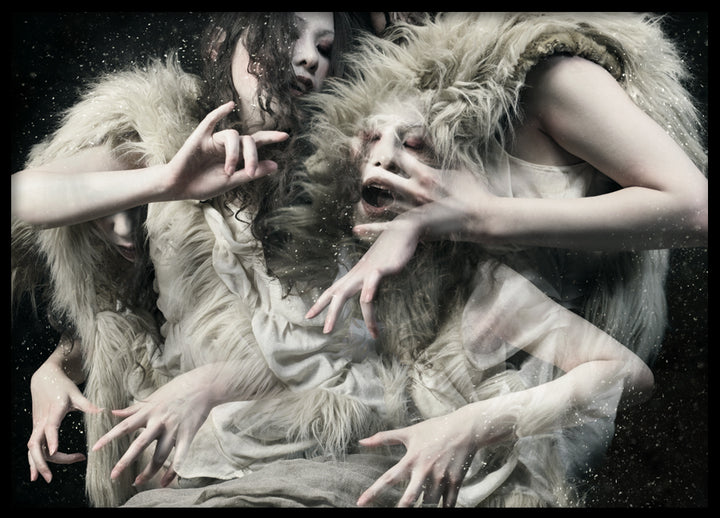 Poster - Wolf daughters
