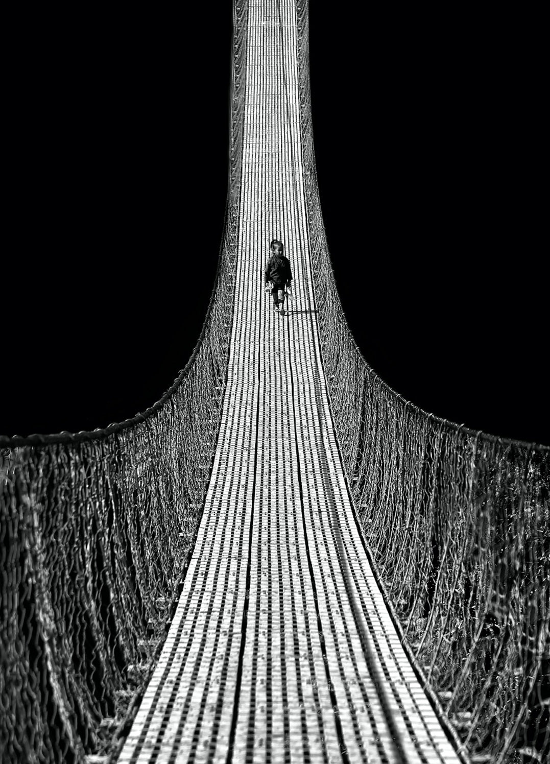 Canvastavla - Walking Down The Bridge