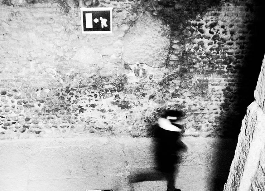 Ljuddämpande tavla - Walking down the street