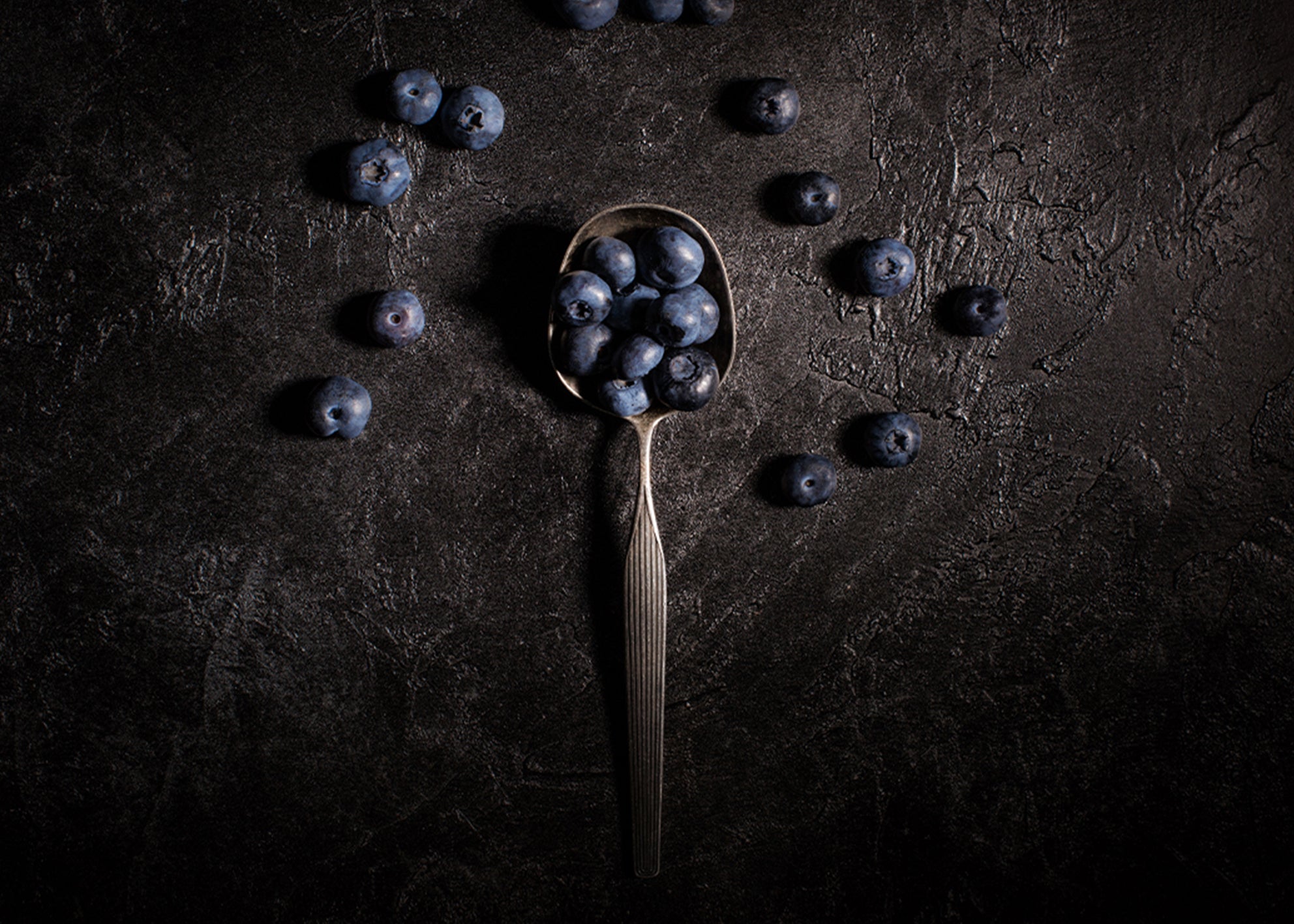 Ljuddämpande tavla - Blueberries In a Spoon