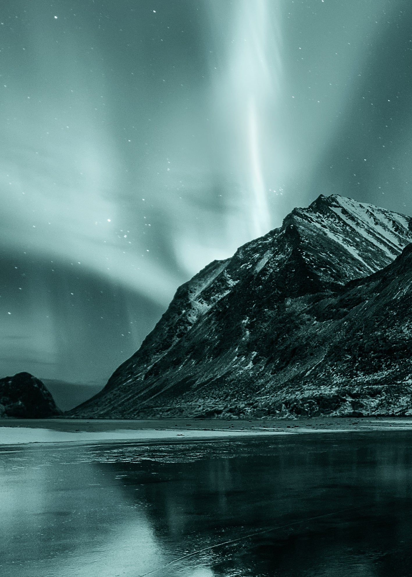 Canvastavla - Lights under Mountains