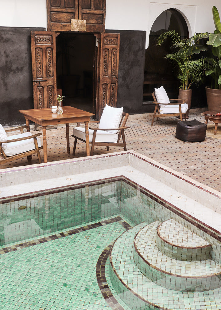Ljuddämpande tavla - Poolside Serenity