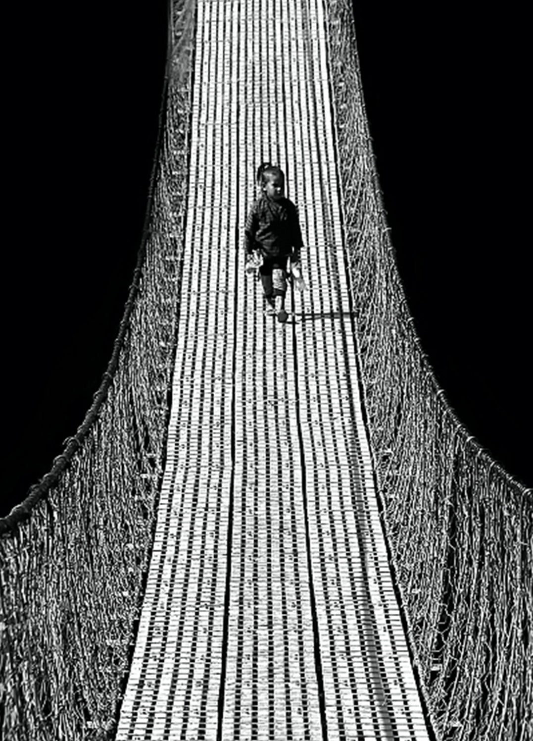 Canvastavla - Walking Down The Bridge (50X70)