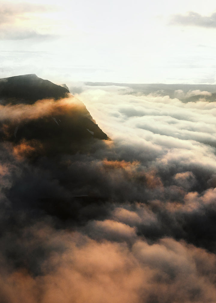 Canvastavla - Above the Clouds (45x60)