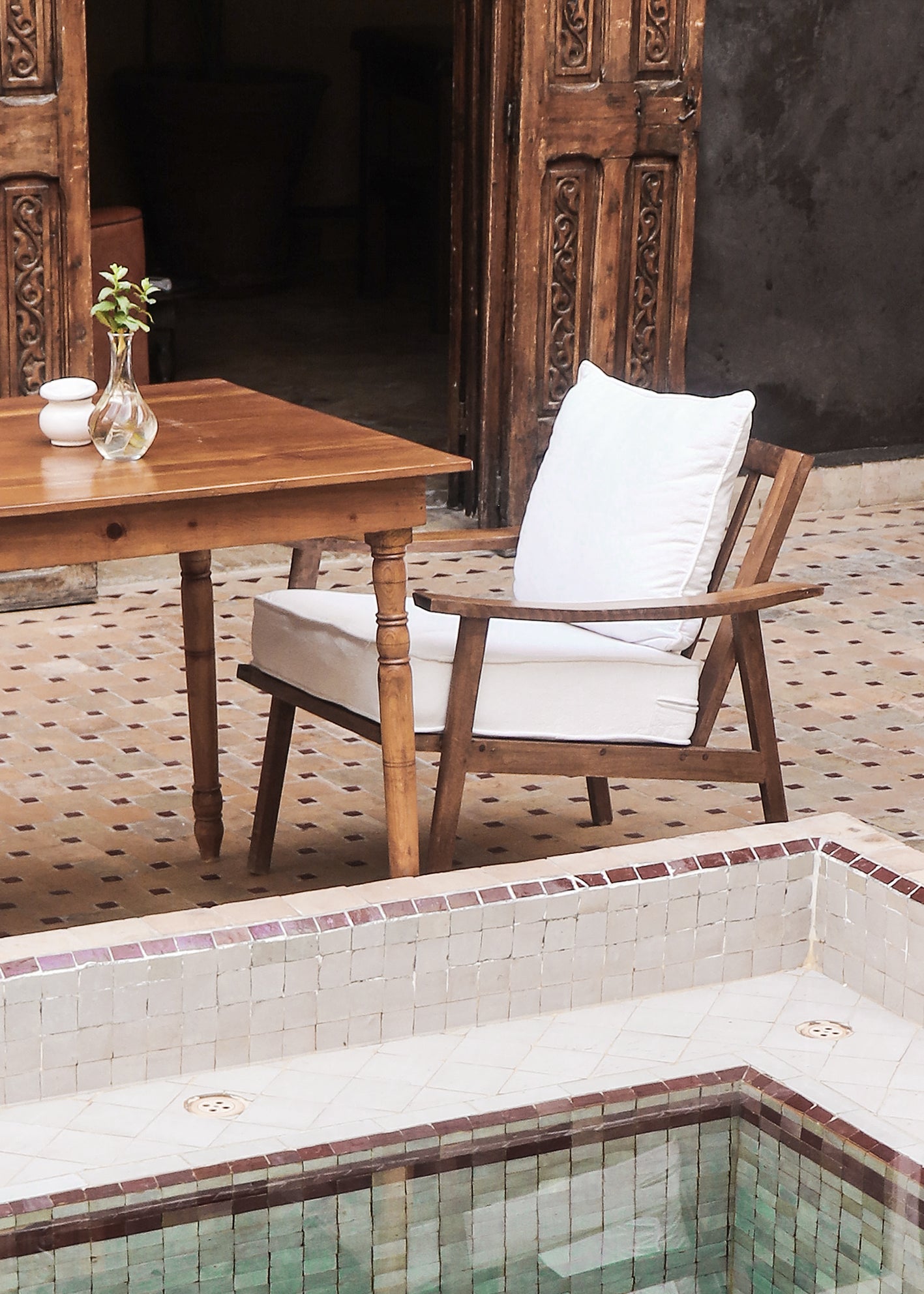 Canvastavla - Poolside Serenity